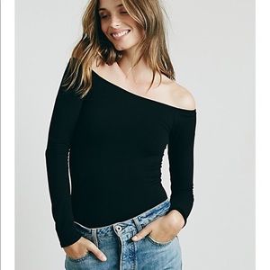 Intimately freepeople off the shoulder black shirt